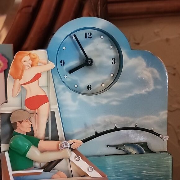 Vintage Sportsman Fishing Clock says "Holy Mackerel It’s A BIG ONE"  199… - Picture 3 of 4